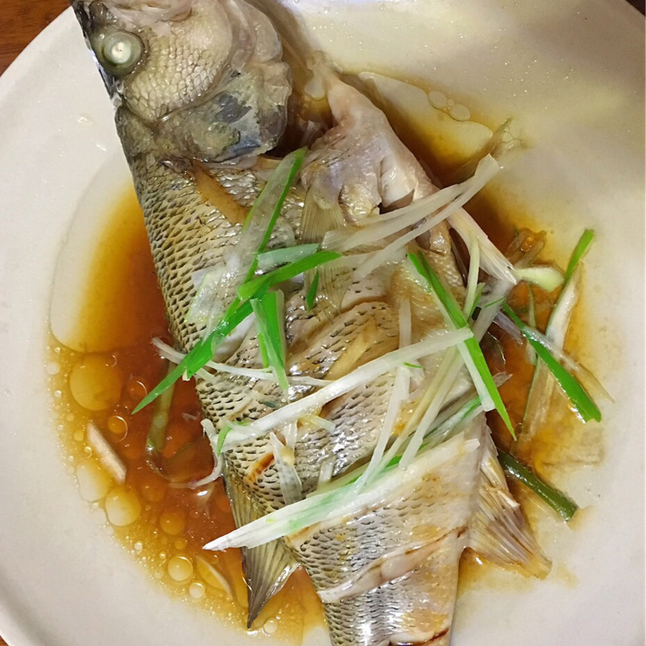 豉油清蒸鱼 清蒸鲈鱼