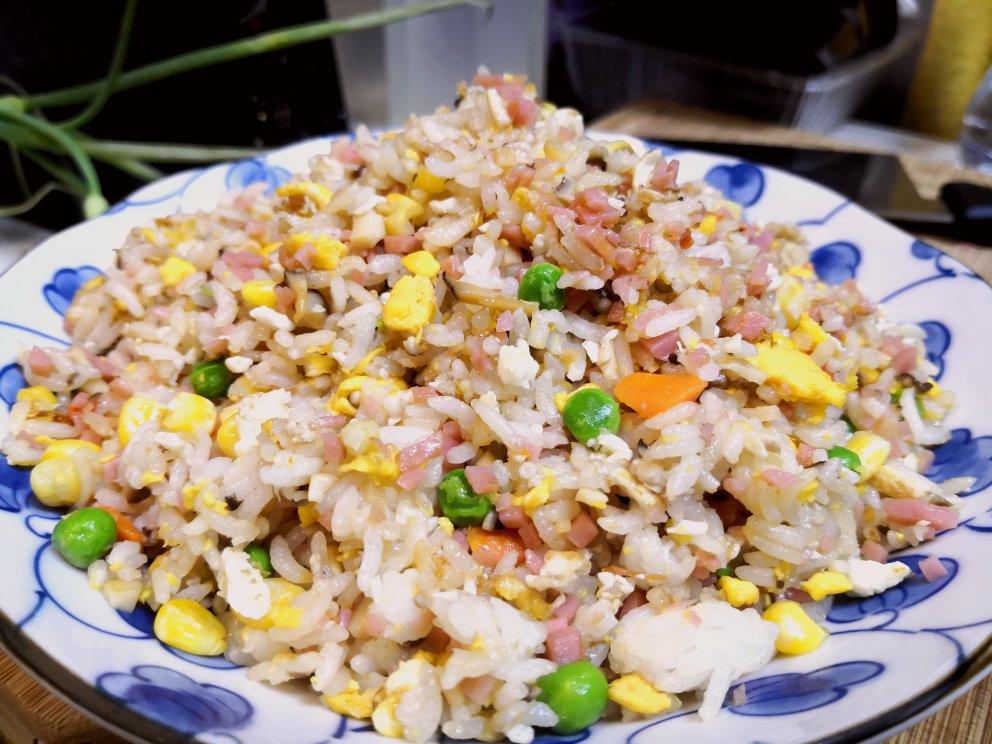 厨师长教你“蛋炒饭”如何做才好吃，答案都在这里面！