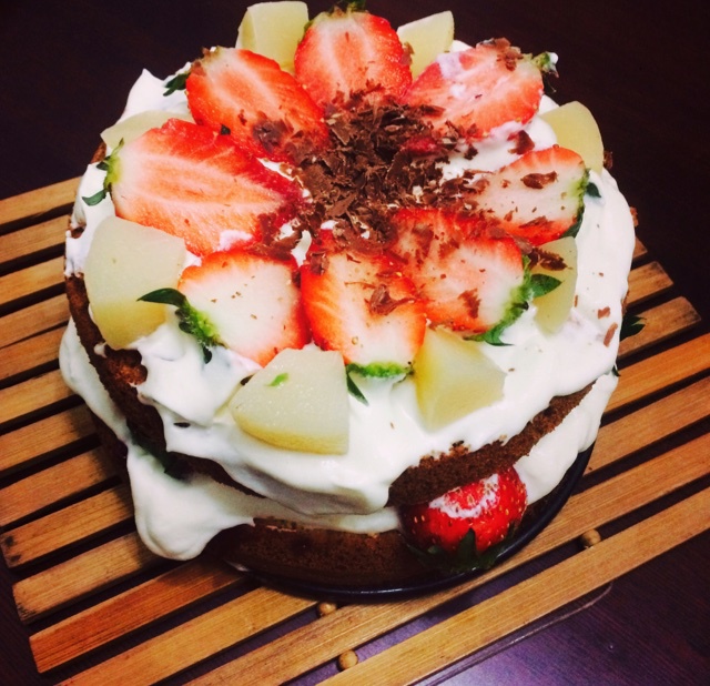 时下流行的鲜奶油戚风裸蛋糕