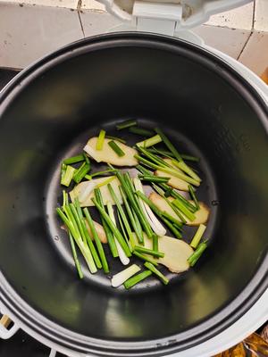 电饭煲焗酱油鸡的做法 步骤5