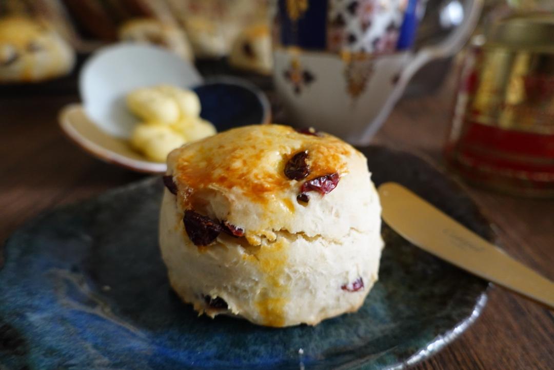超级松软完美裂纹的司康-English scones