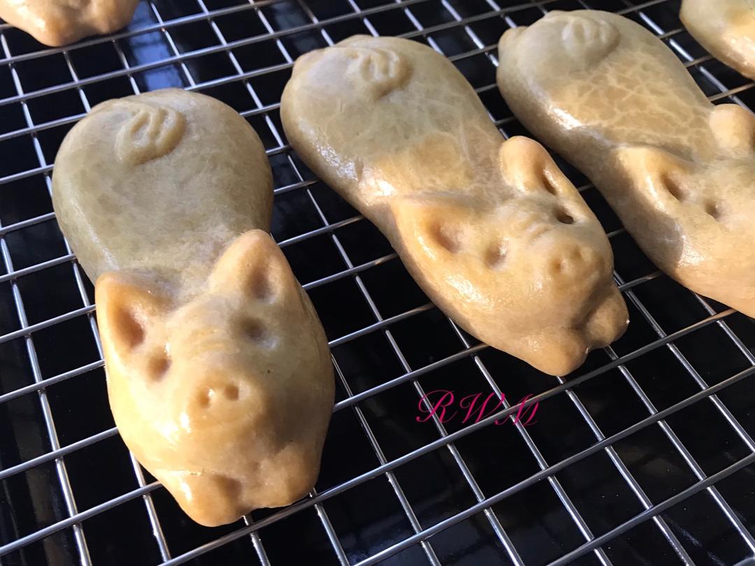 中秋怀旧造型月饼之猪仔饼（公仔饼）