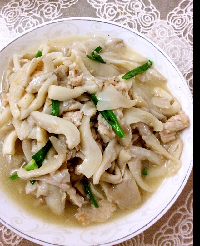 爱美食的志宝妈做的平菇炒肉