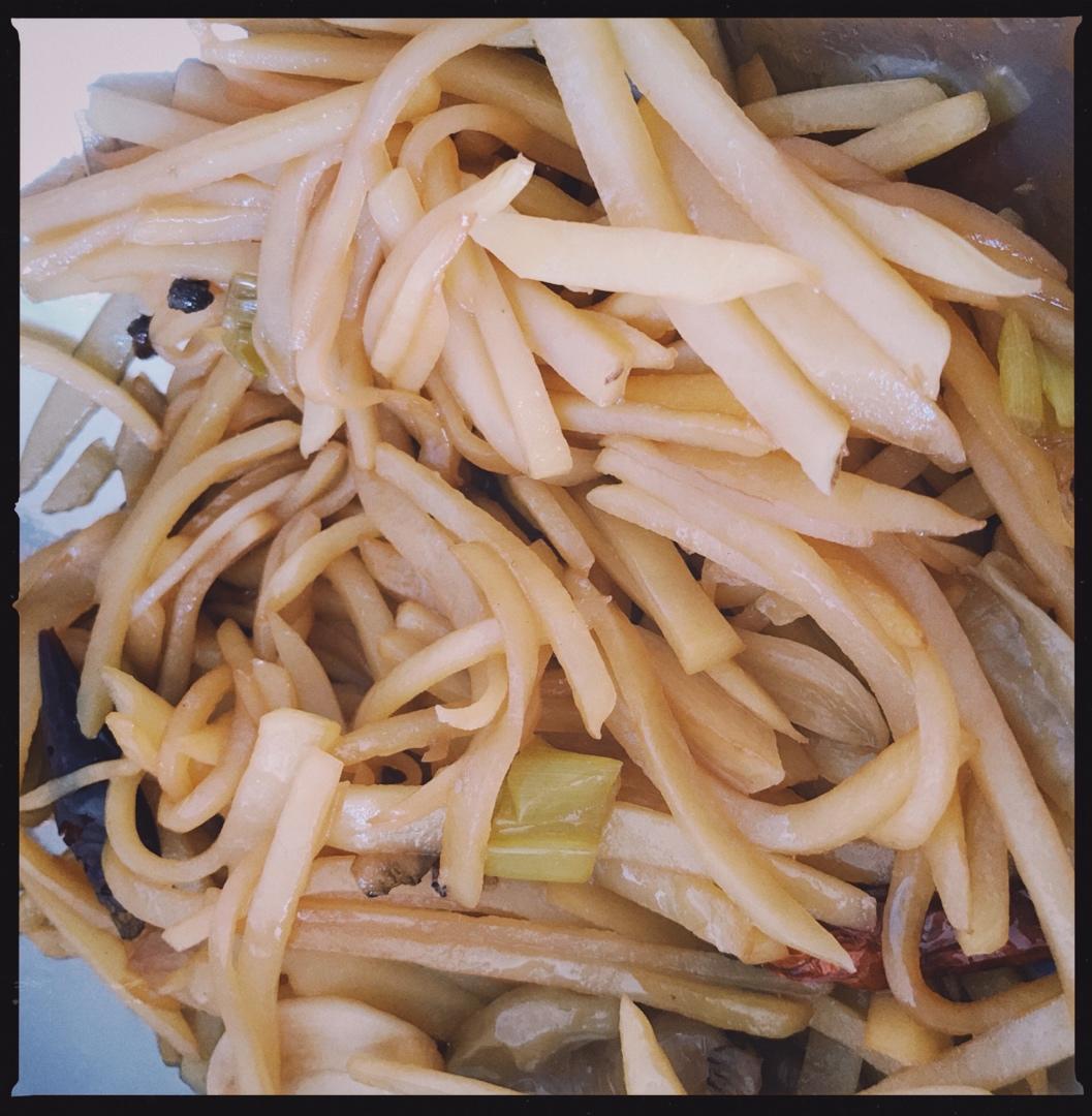 在家也能做出馆子味儿的醋溜/炝炒/酸辣土豆丝（就是那道看似简单，实则步步玄机的土豆丝）