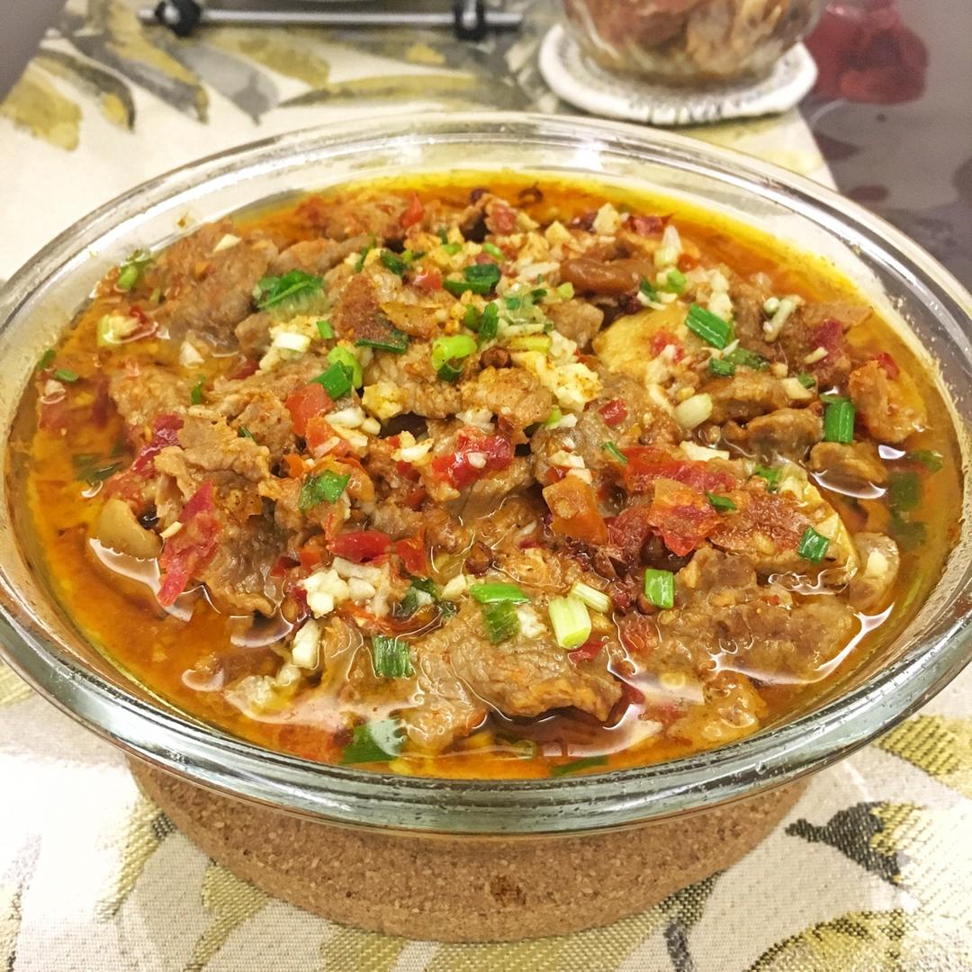 水煮牛肉：《中餐厅》张亮拿手菜（视频菜谱）