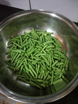 川味跳水菜跳水豇豆的做法 步骤1