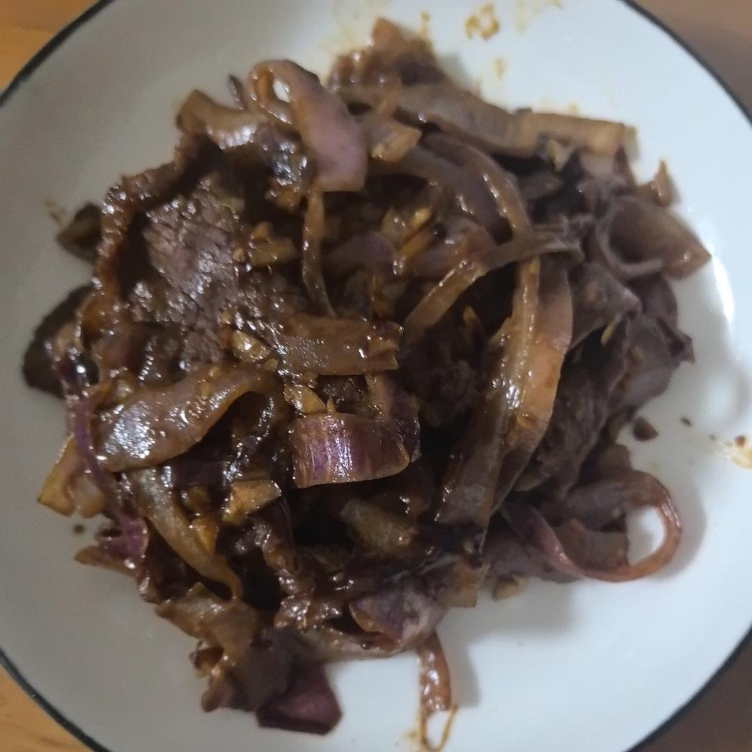 孜然牛肉（👈孜然肉片向左，吉野家向右👉）