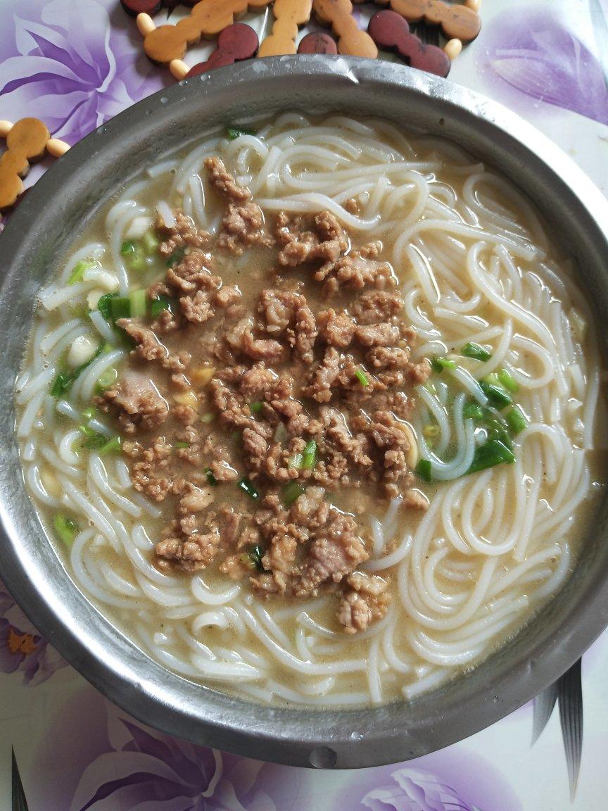 小欢欢-2做的最简单的湖南早餐米粉做法