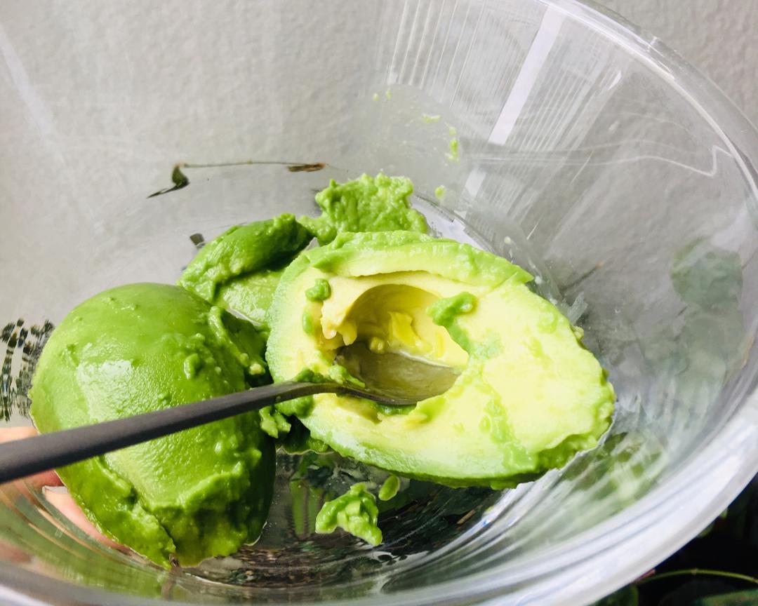 🥑牛油果西多士的做法 步骤1