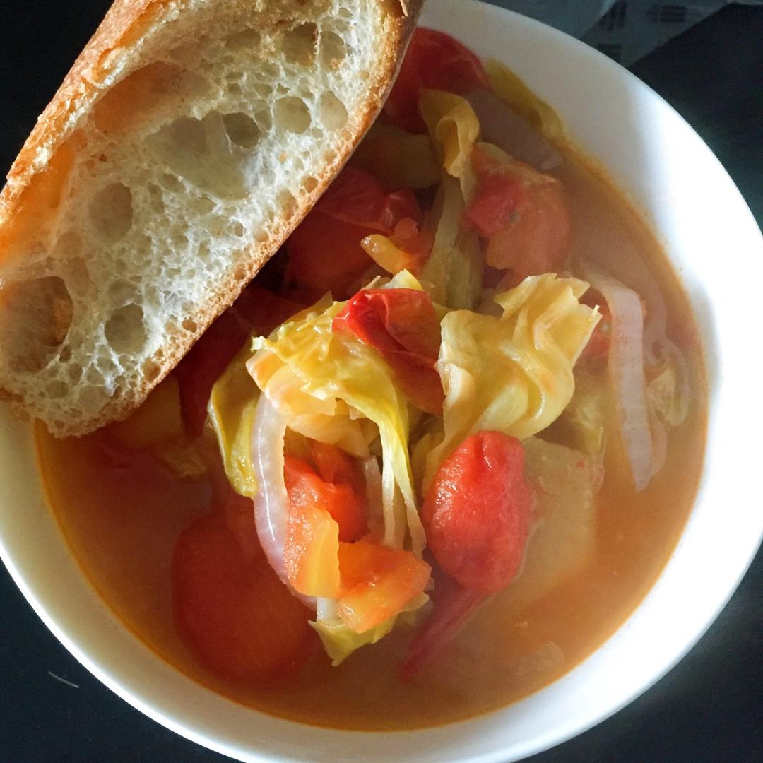 joey在厨房养牛做的西式罗宋汤