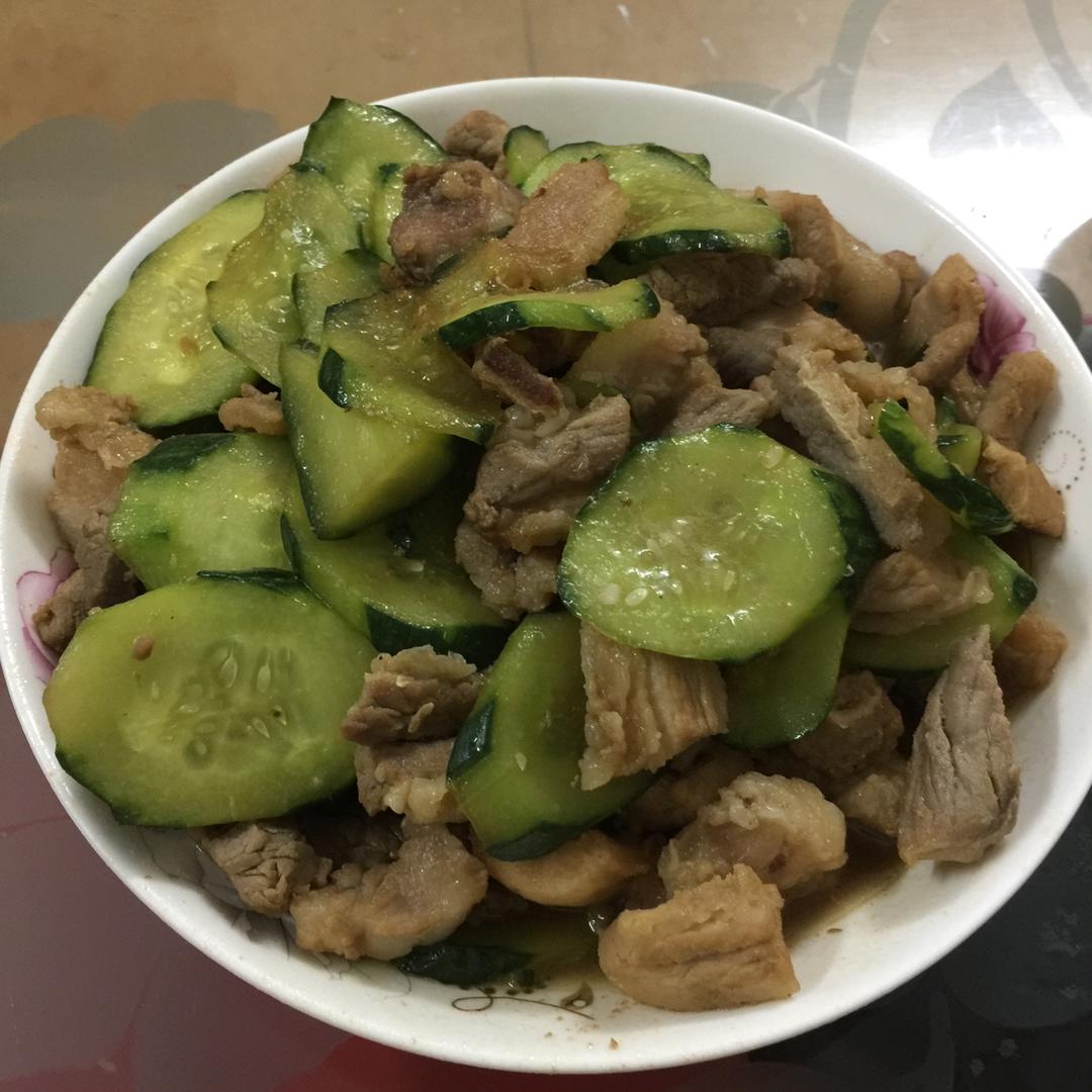 黄瓜炒肉片