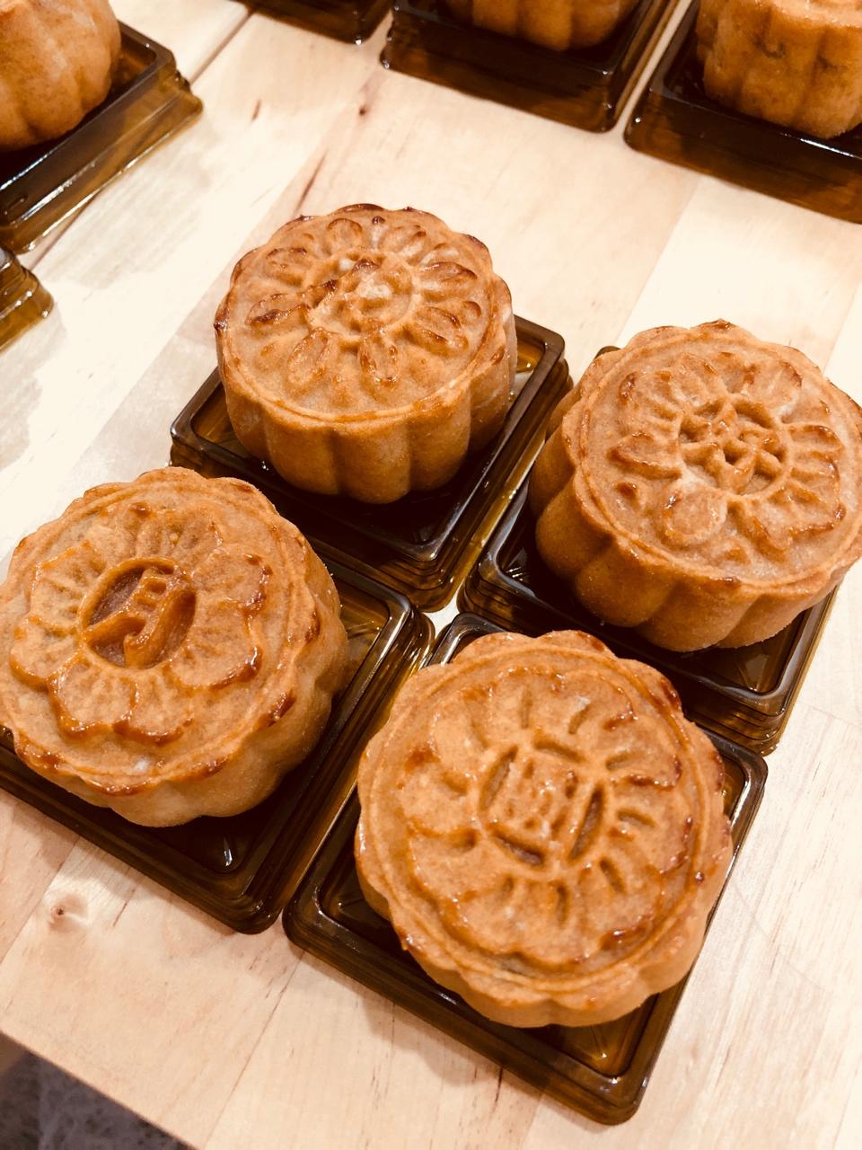 广式月饼——蛋黄莲蓉月饼