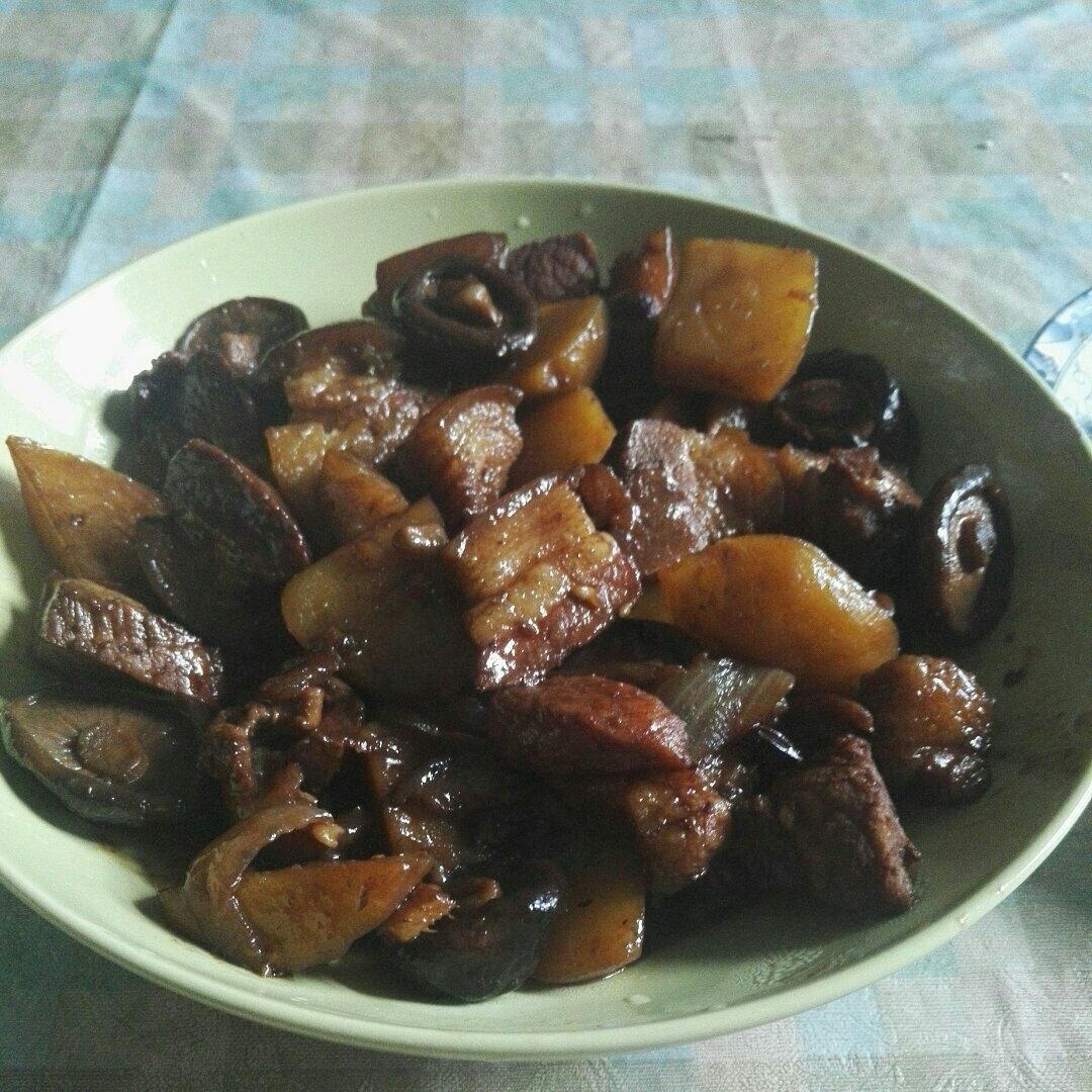 蘑菇烧肉