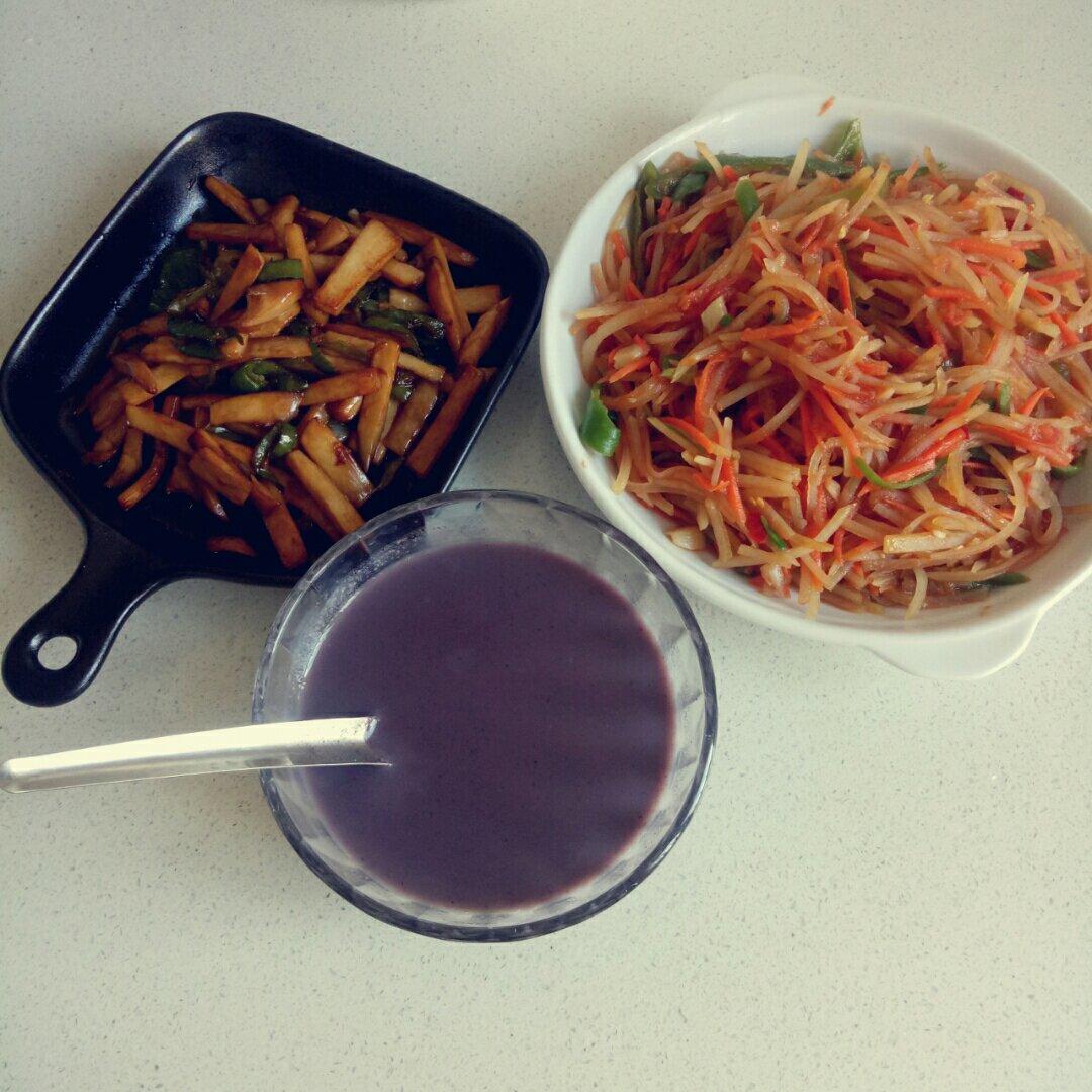 手撕杏鲍菇炒青椒