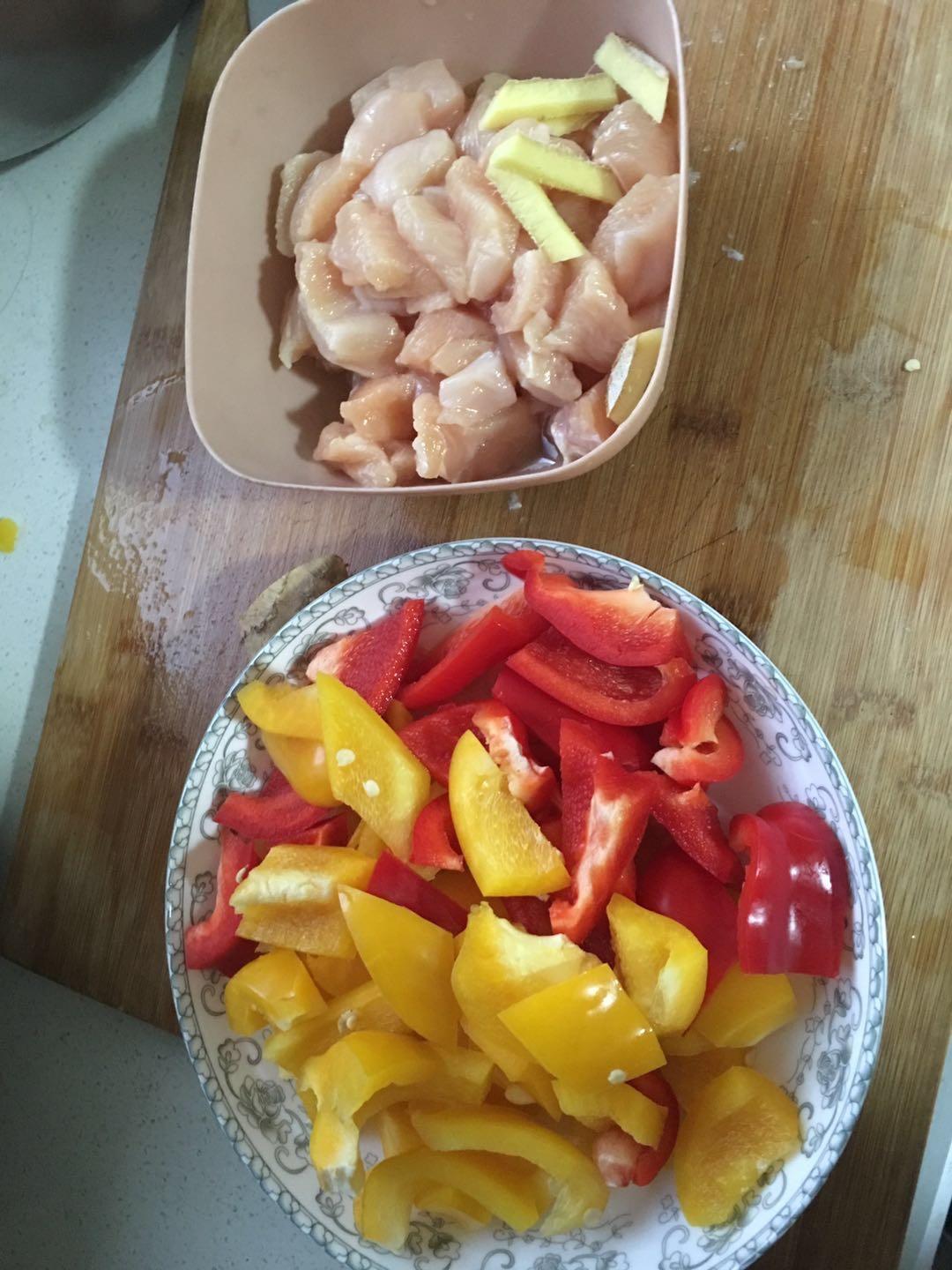第一次做的甜椒炒鸡肉