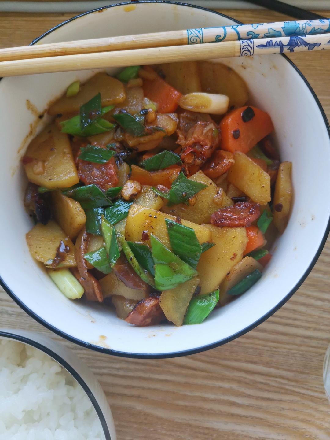 土豆焖腊肠