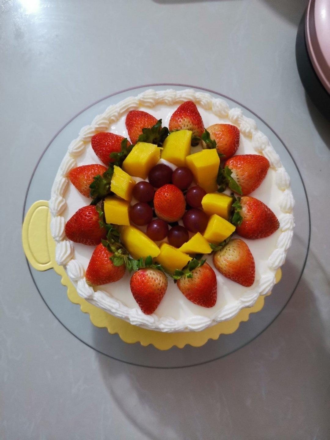 8寸草莓奶油蛋糕