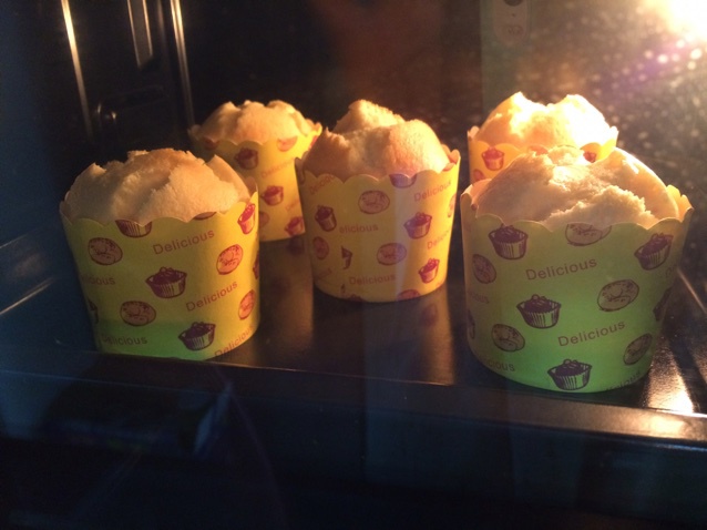 软绵绵戚风纸杯蛋糕