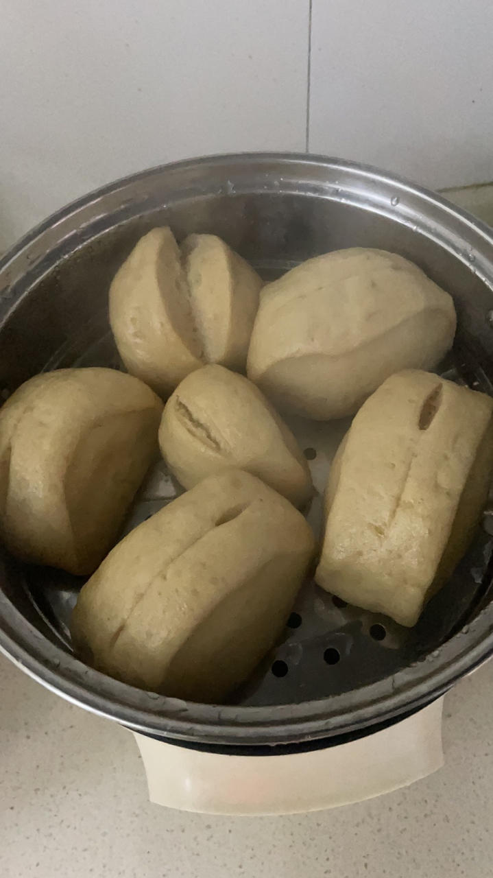 黑糖红枣加一起蒸馒头，好吃又养颜，赶紧试试