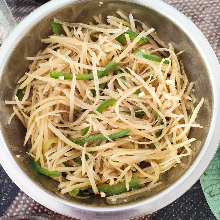 凉拌土豆丝，爽口开胃