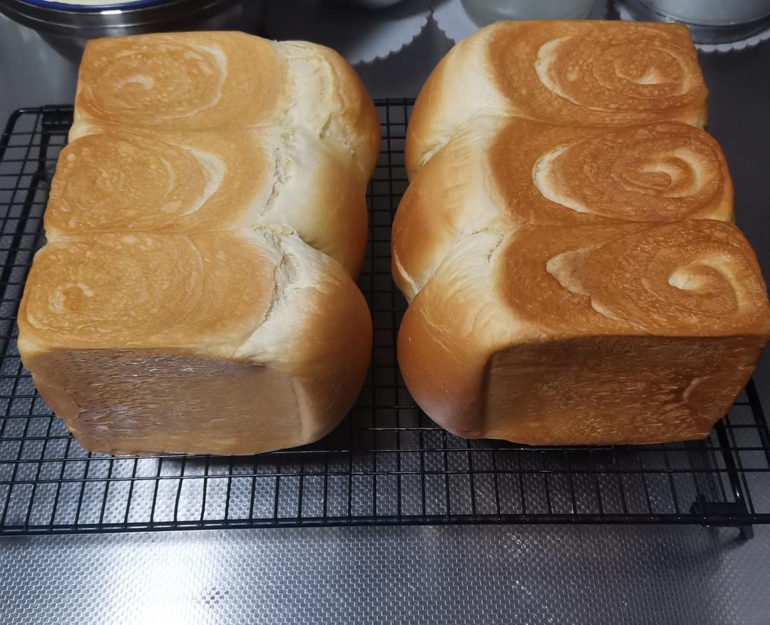奶香纯粹的重料淡奶油吐司