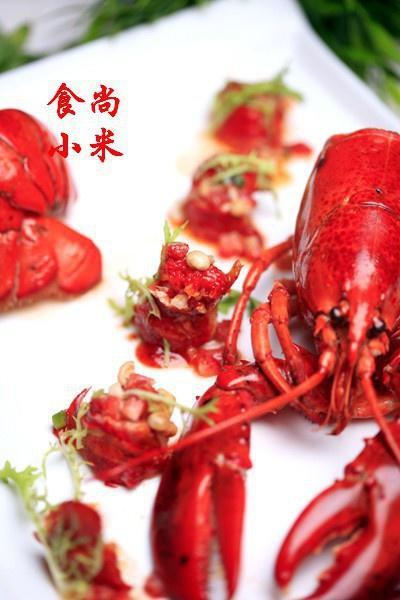 鲜草莓浓汁焗加拿大龙虾的做法