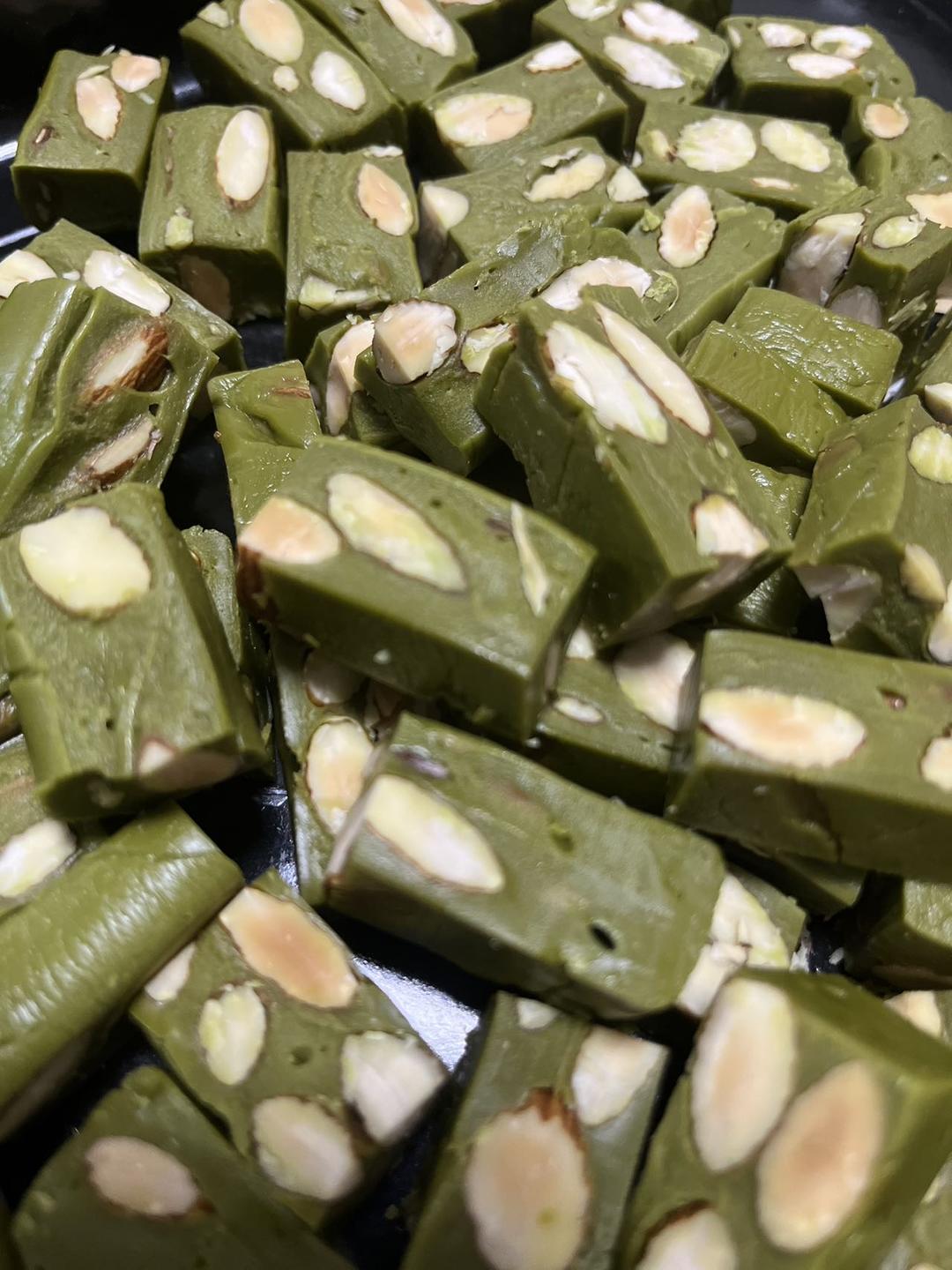 抹茶杏仁太妃糖｜年货零食（消耗淡奶油）