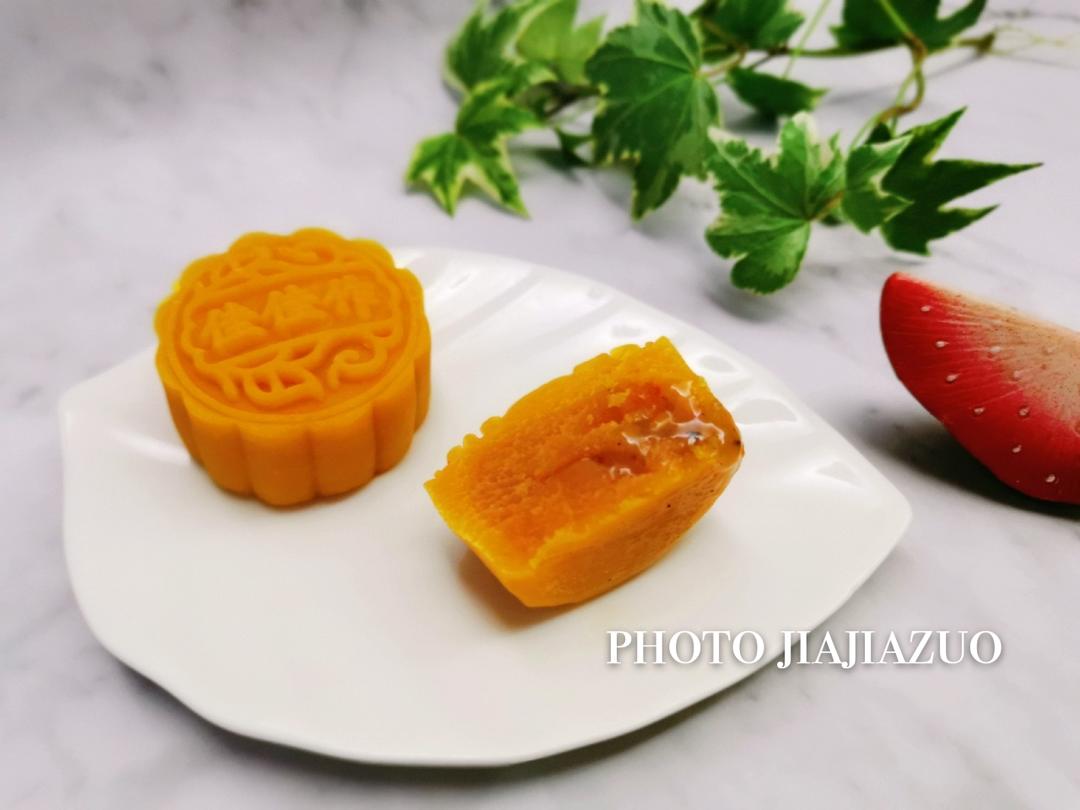 奶黄流心月饼