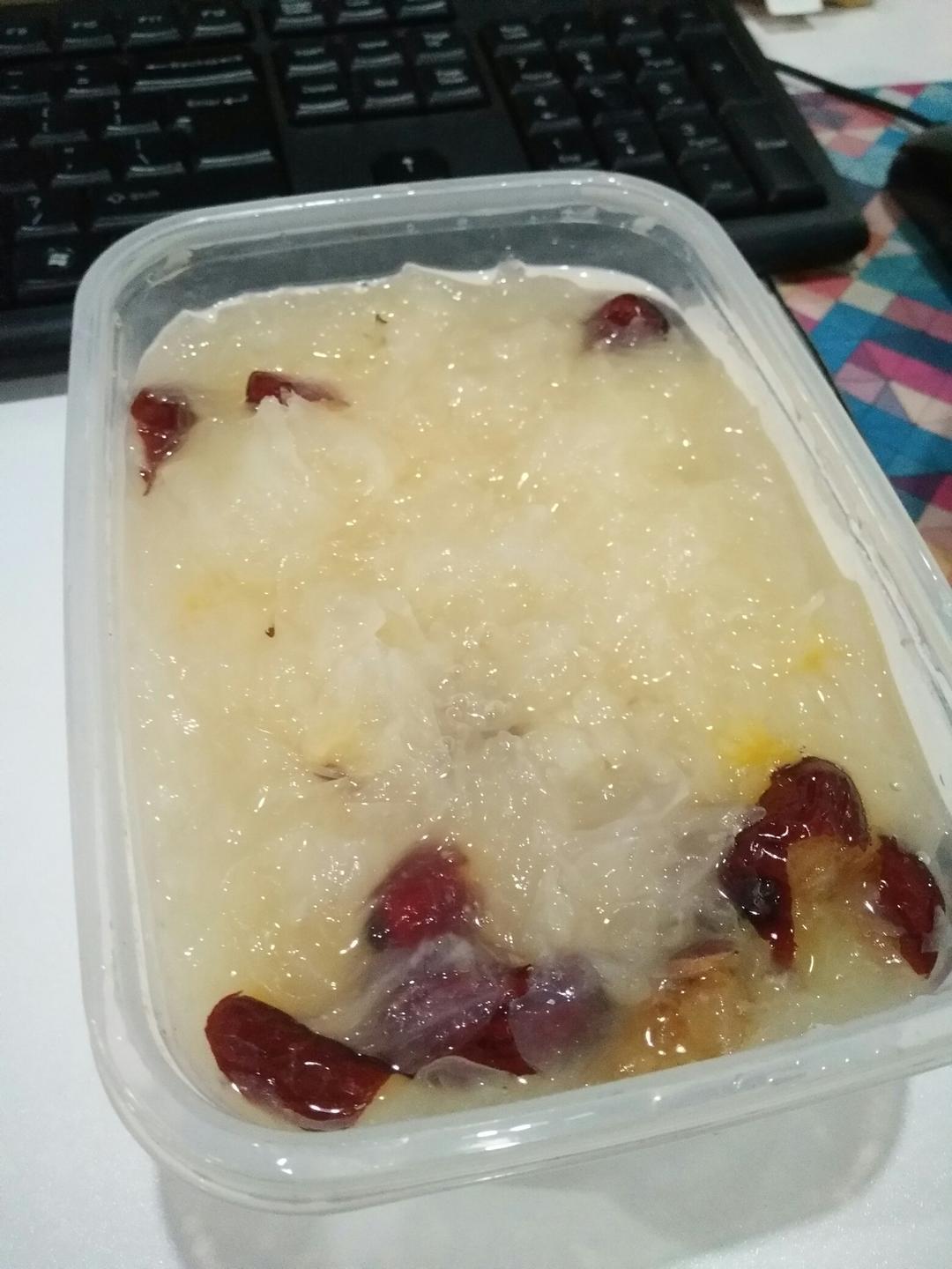 红枣银耳汤