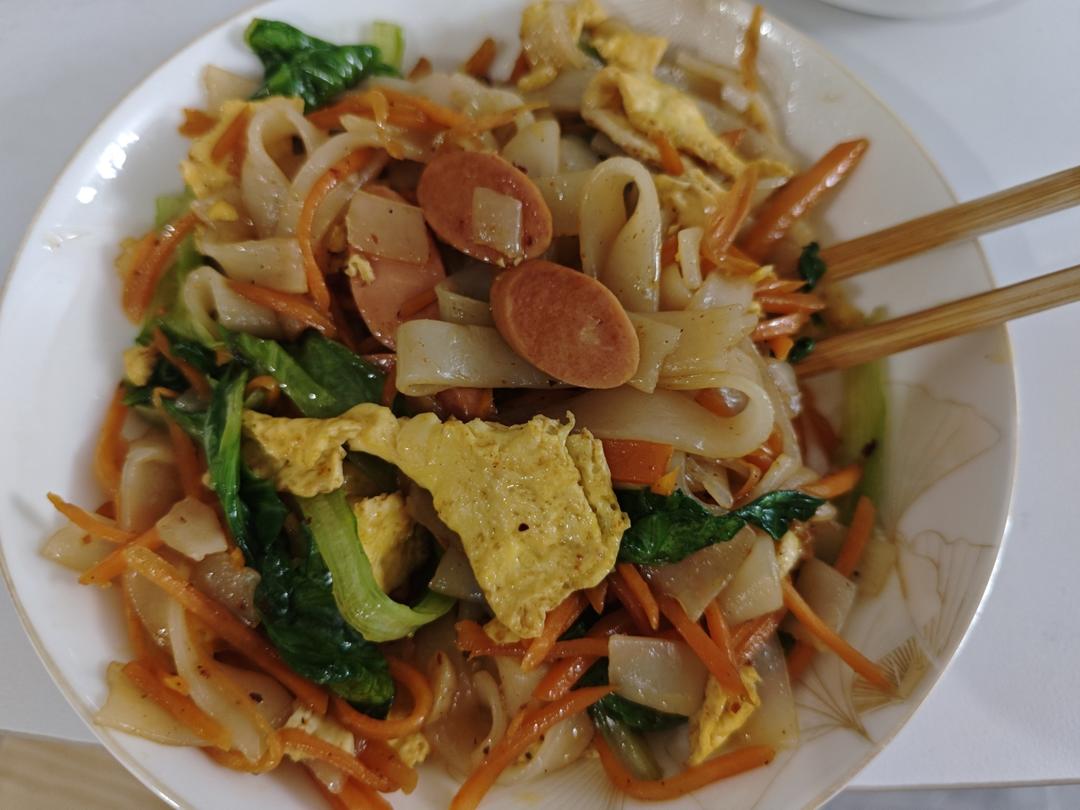 路边摊的炒河粉