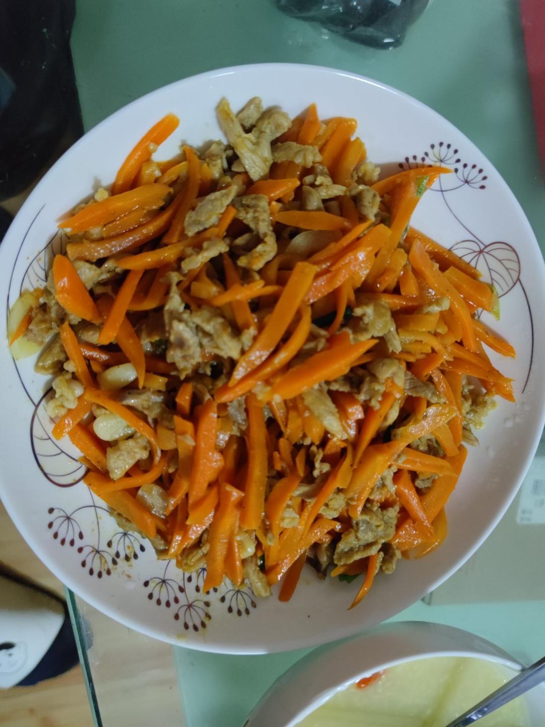 超级下饭胡萝卜丝炒肉