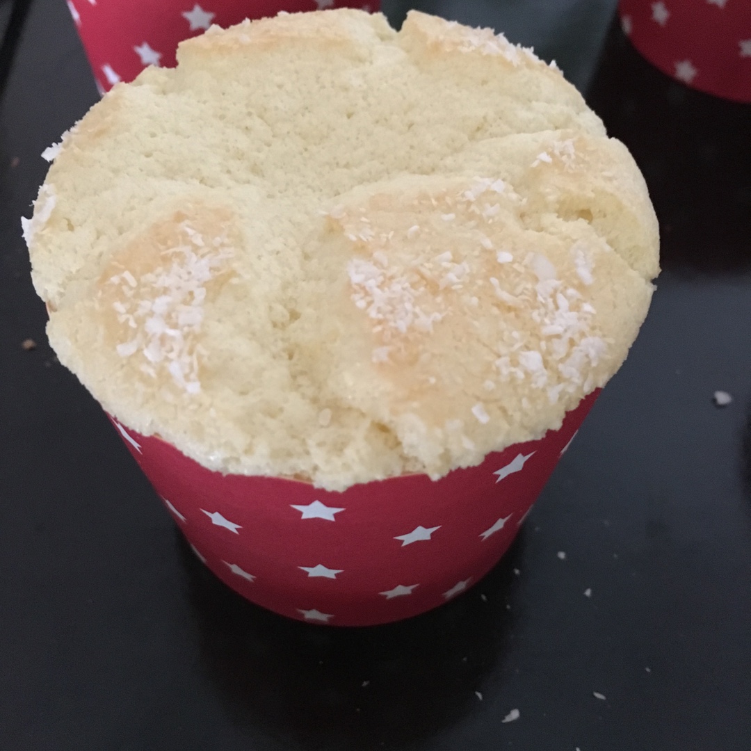 椰香戚风杯子蛋糕