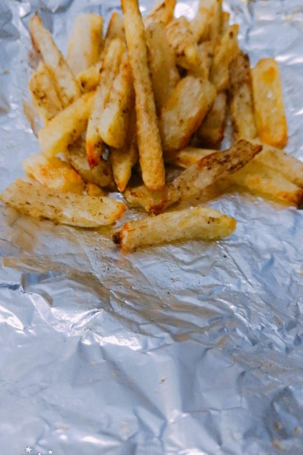 谁说孩子不能吃薯条？别人家孩子吃薯条也健康！
婴儿烤箱版薯条