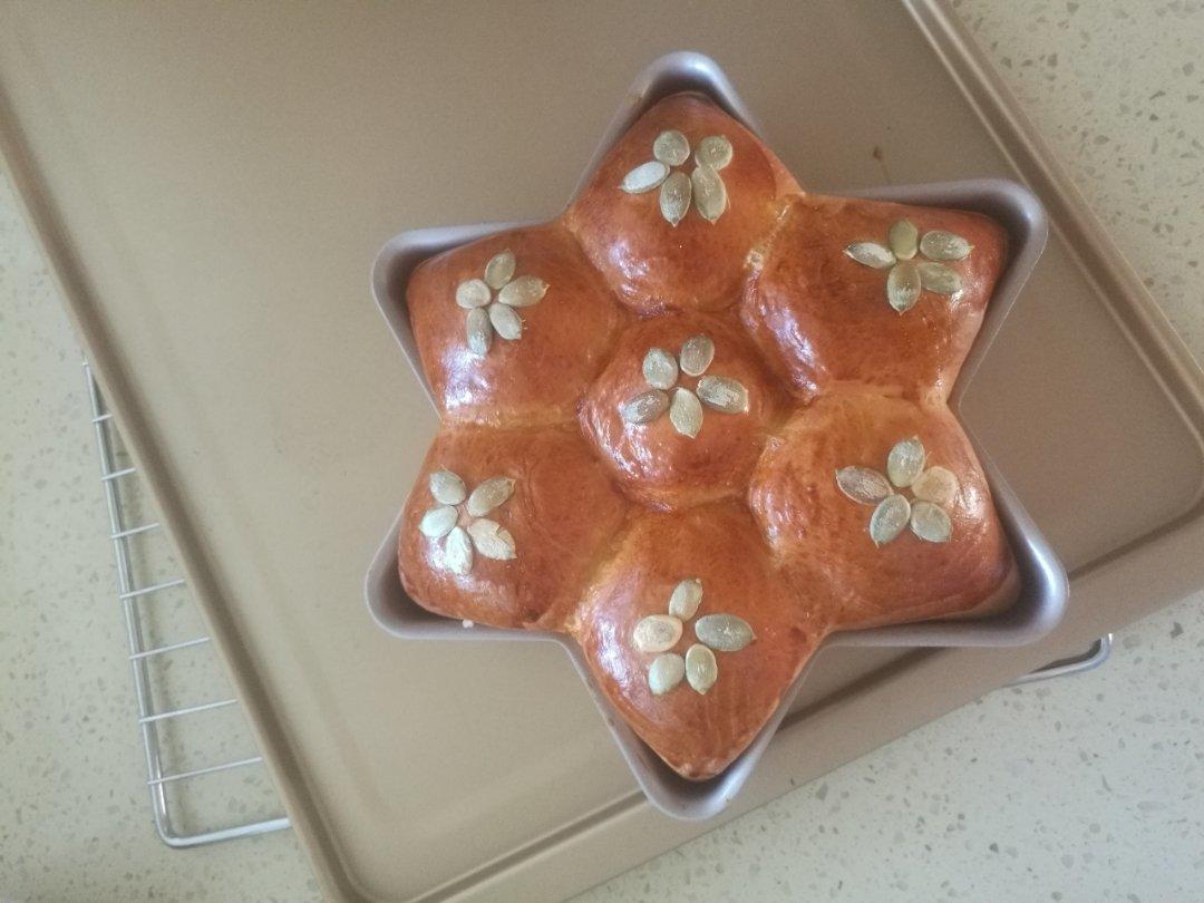 好吃到出炉就被抢光的墨西哥红豆面包