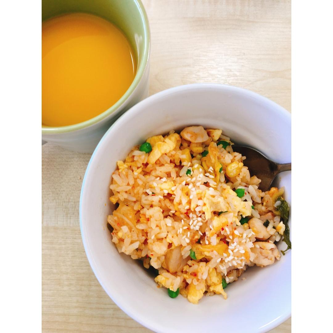 泡菜鸡肉炒饭