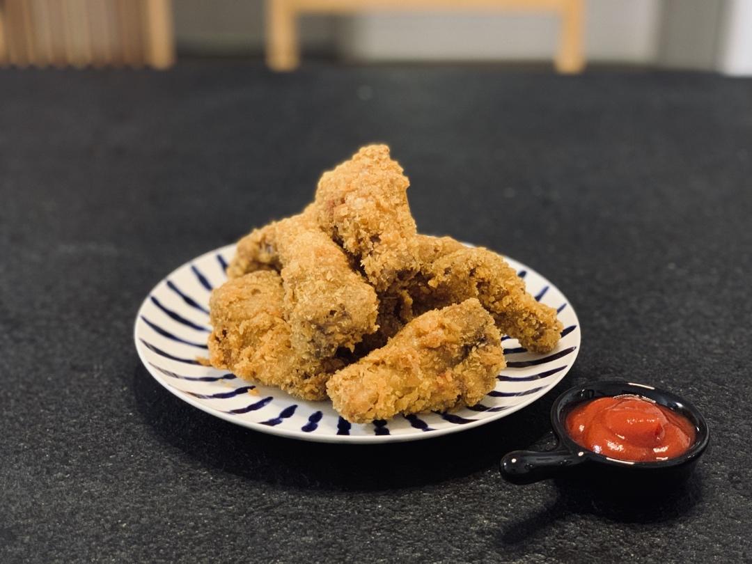 面包糠炸鸡中翅