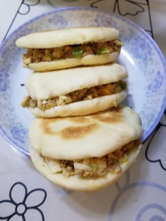 肉夹馍(白吉馍的制作)