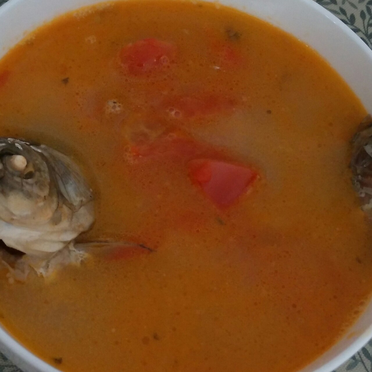 番茄鲫鱼汤