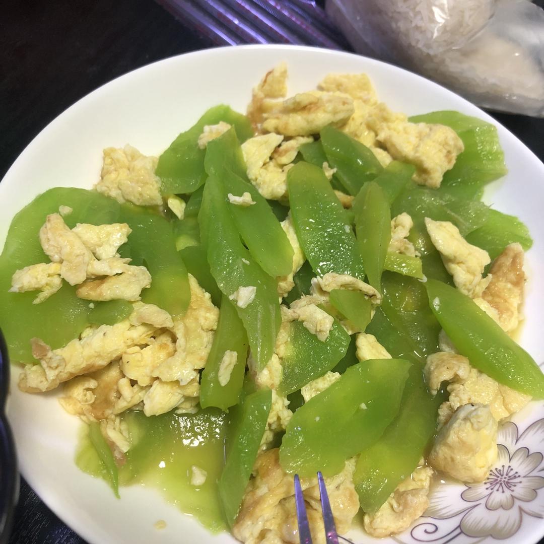 莴笋炒鸡蛋