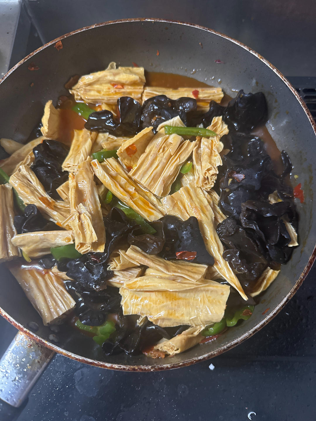 赶紧来试试个下饭菜～腐竹烧木耳