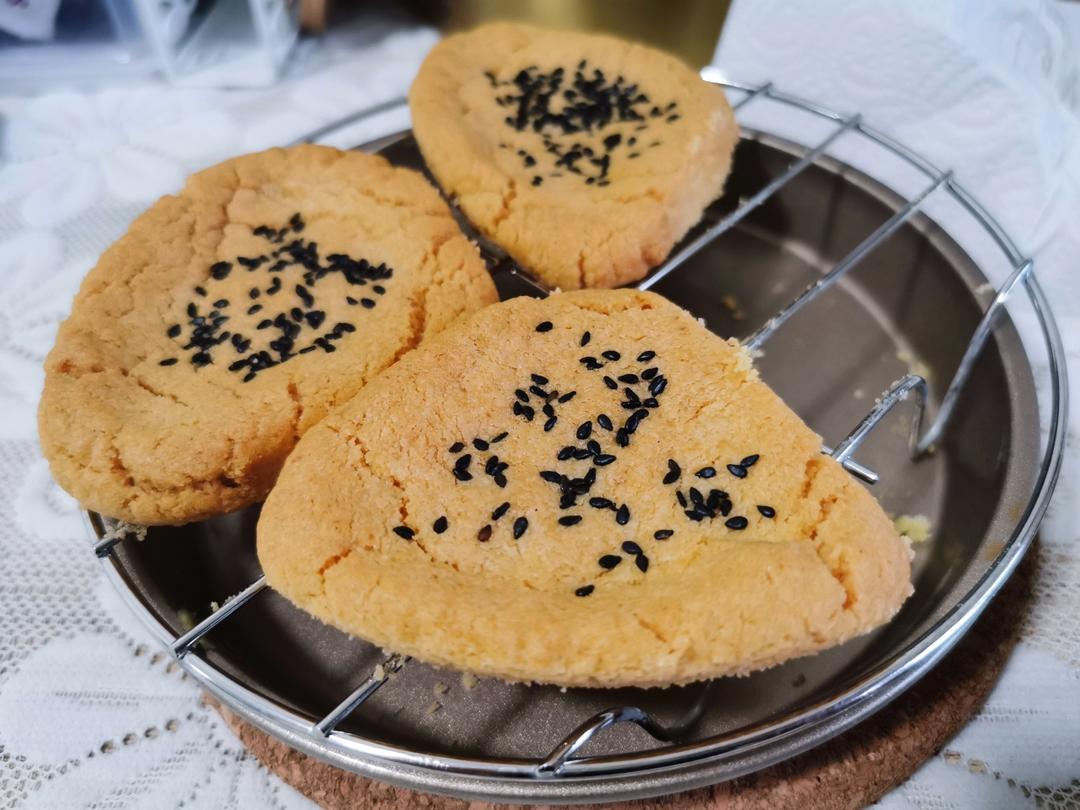 轻轻一按就碎掉的原味桃酥（不输猪油版）