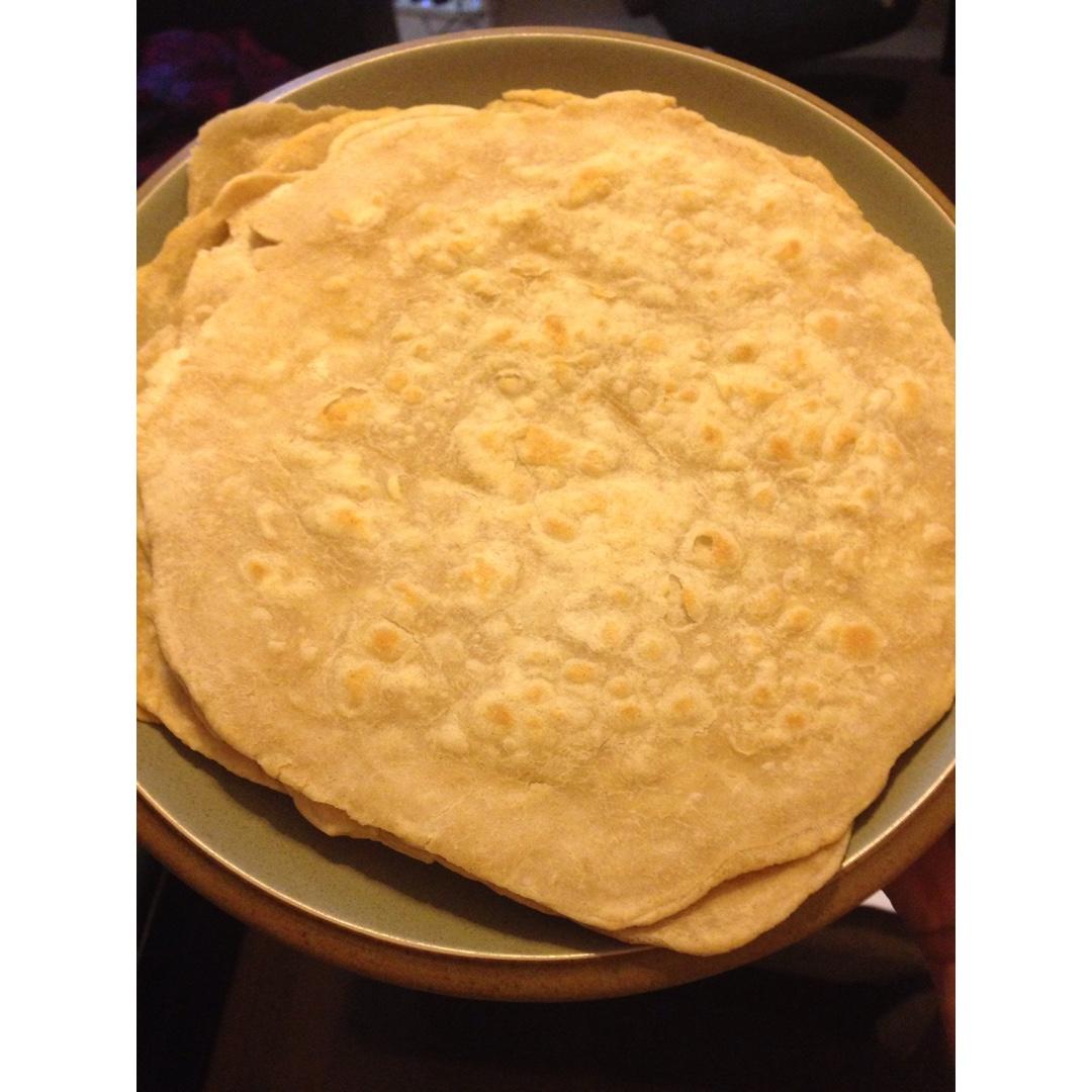 烙春饼(用视频告诉你，这饼有多软)