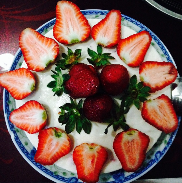 草莓果粒冻芝士蛋糕