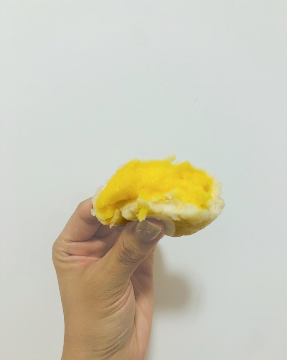 松软香甜的奶黄包，很快就可以搞定。