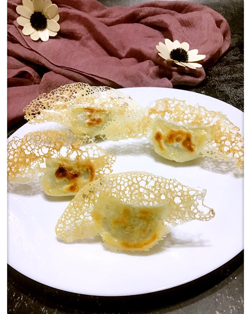 冰花蕾丝煎饺