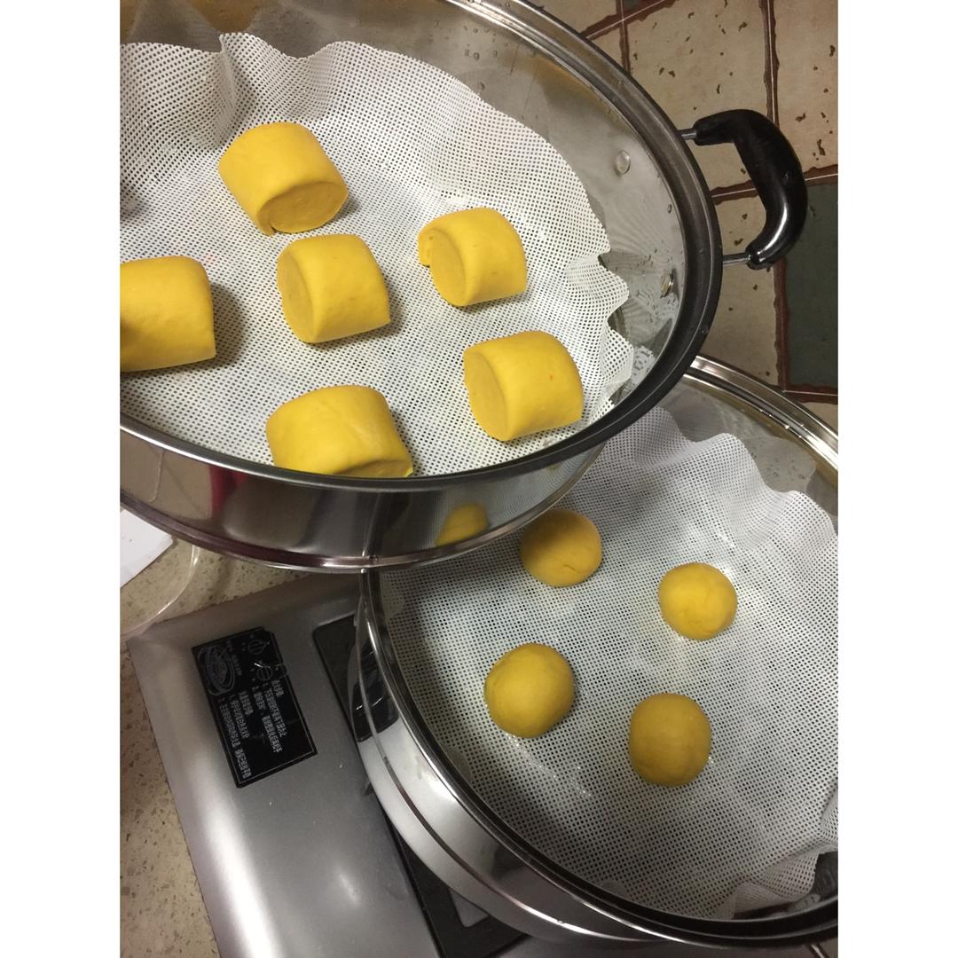 新手也可以--详解如何做出人见人爱、金黄的南瓜馒头