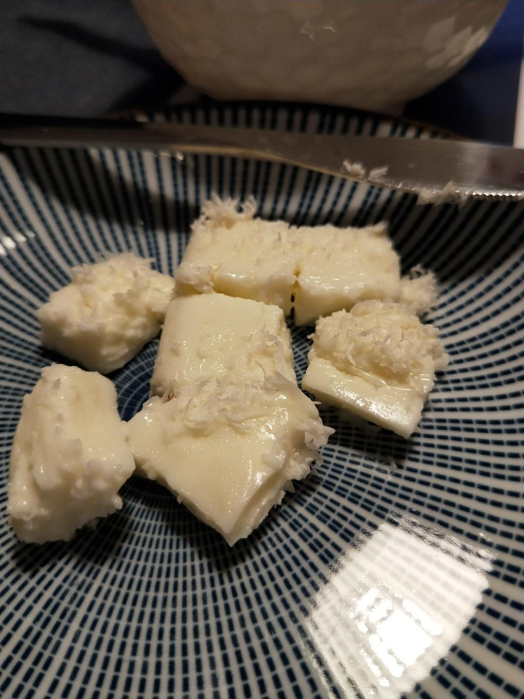 椰丝牛奶小方糕