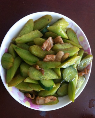 黄瓜炒肉片