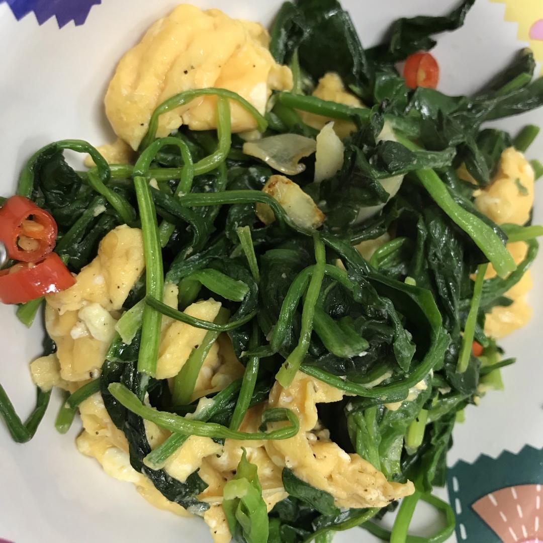 菠菜炒鸡蛋