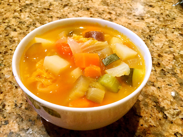 半度微凉uqj18做的田园蔬菜汤